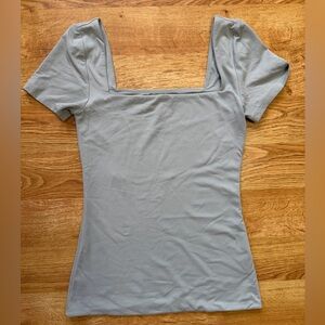 Aritzia Gray Square Neck Short Sleeve Tee Size M